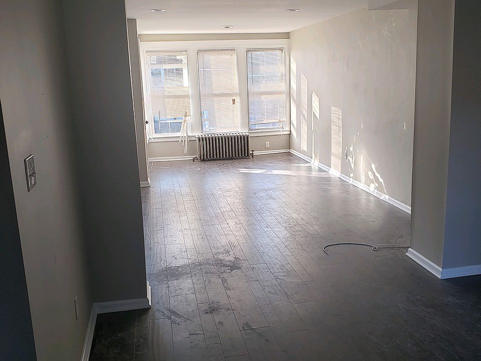 2nd image of 5961 Bingham St
