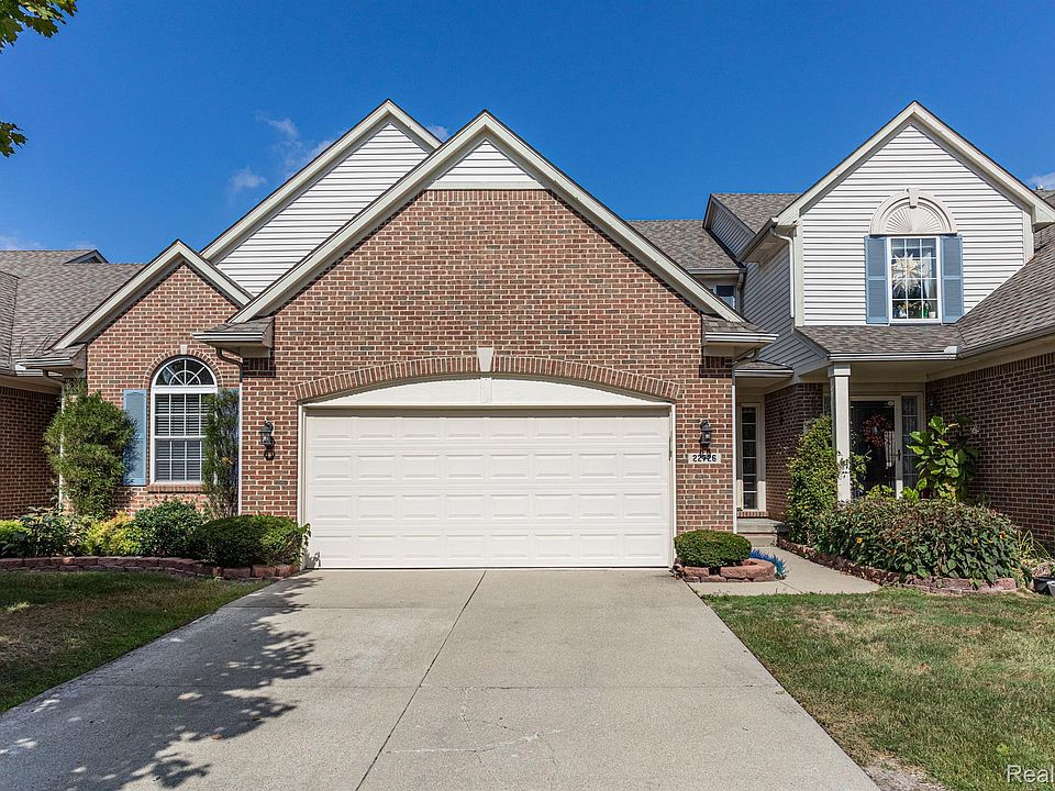 1st image of 22726 Coachlight Cir