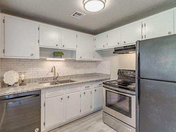 4th image of 2604 N Key Blvd
