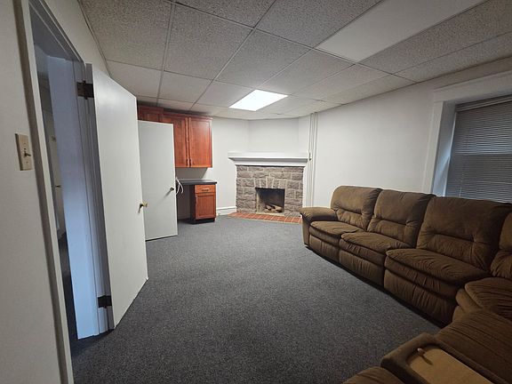 4th image of 801 N Charlotte St Suite 1