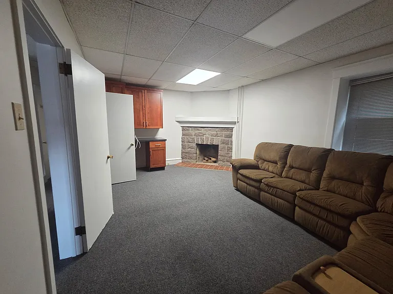 801 N Charlotte St #1 — Photo 4