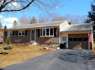 10 Juniper Dr, Ashaway, RI 02804