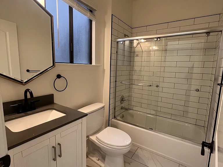 2280 Pine St #204 — Photo 3