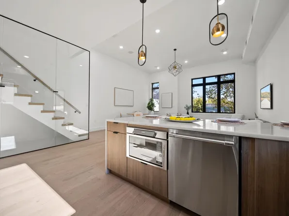 13 Lienau Place image 11 of 34