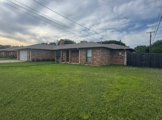 2 Cole Cir, Krum, TX 76249