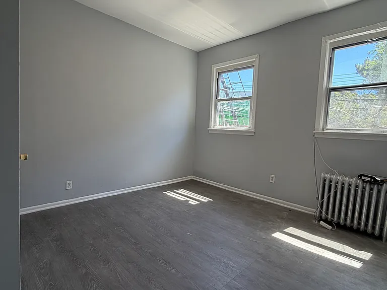 63 Oak St #2L — Photo 1