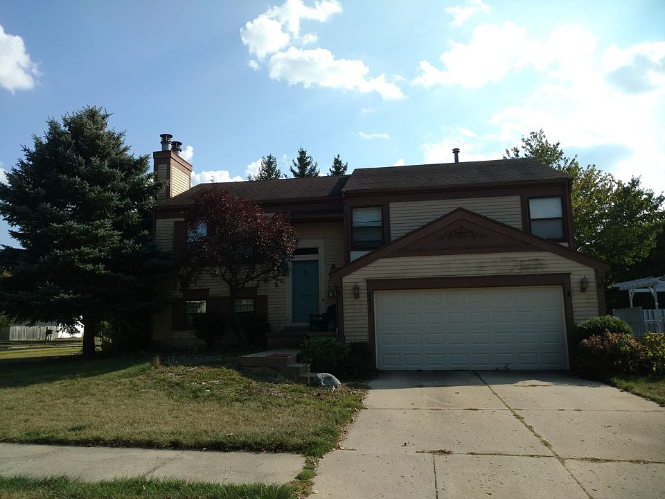 1st image of 2411 Seville Dr