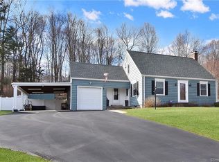 135 Ridgewood Rd, Middletown, CT 06457