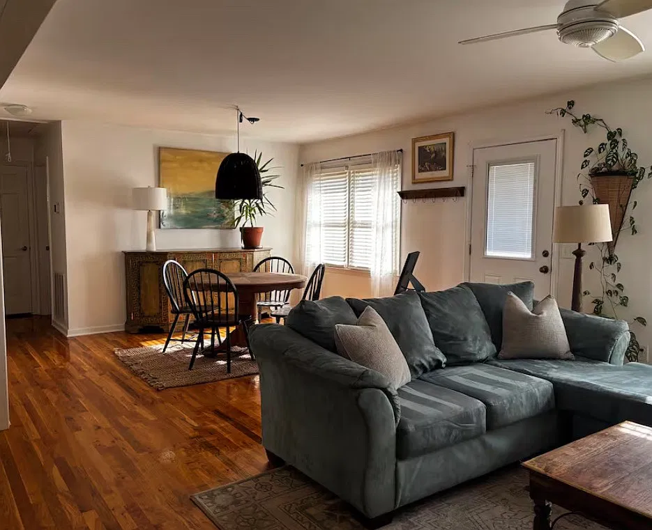 2 bed, 1.5 bath, 1107 sqft, $2,250 — Photo 2