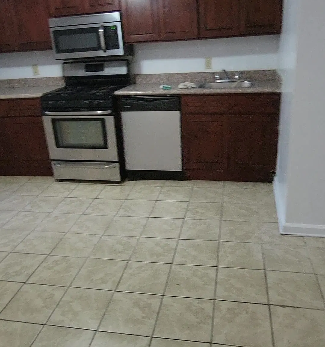 3 bed, $2,350 — Photo 1
