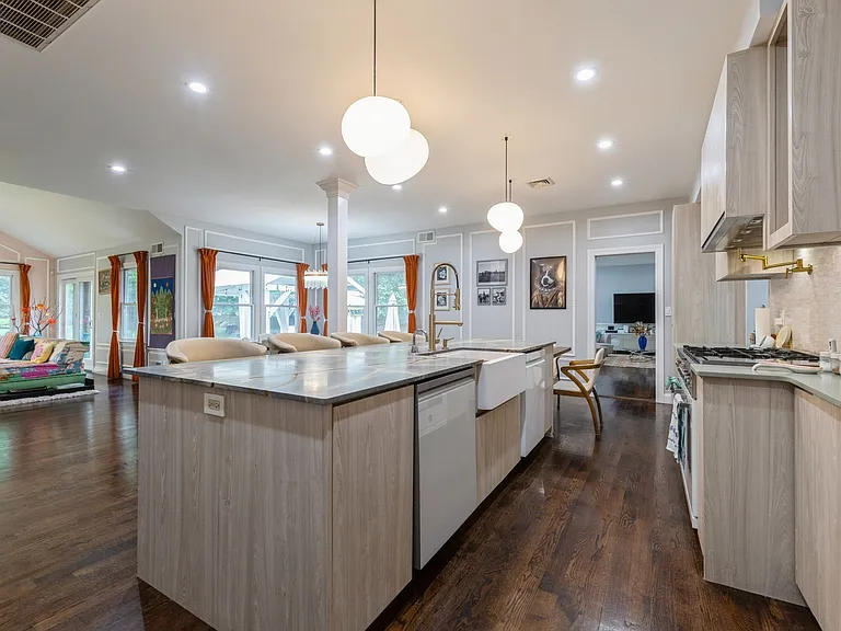 107 Hudson Ave #107 — Photo 10