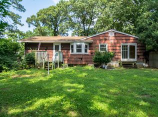 60 Upper Sheep Pasture Rd, East Setauket, NY 11733