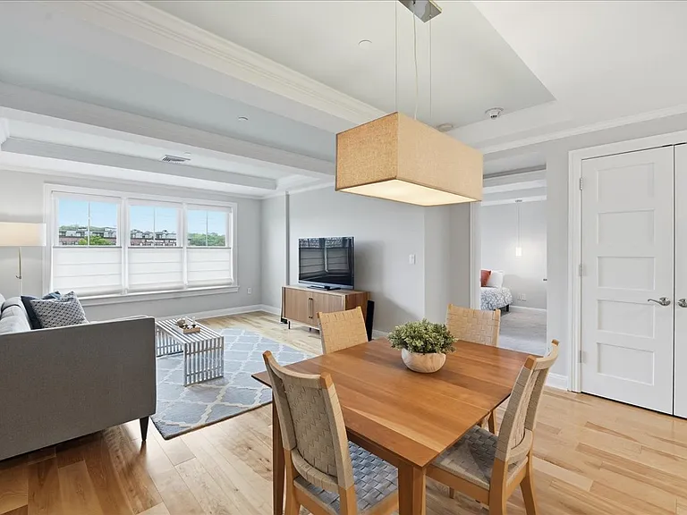 225 Stanley Ave #313 — Photo 6