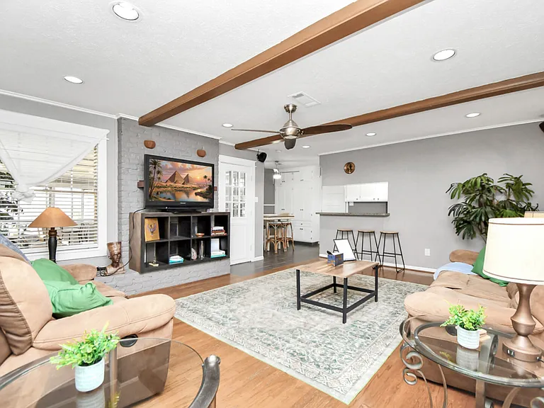 Arboles Dr — Photo 29
