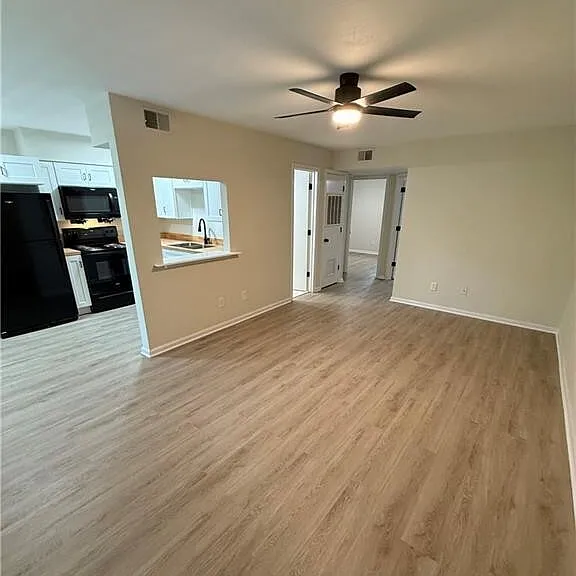 815 Sandy Ct — Photo 4