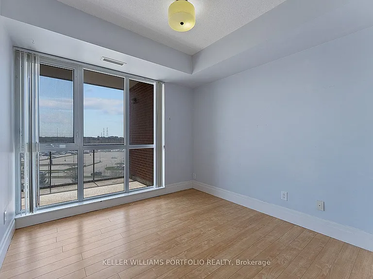 39 Upper Duke Cres #607 — Photo 16