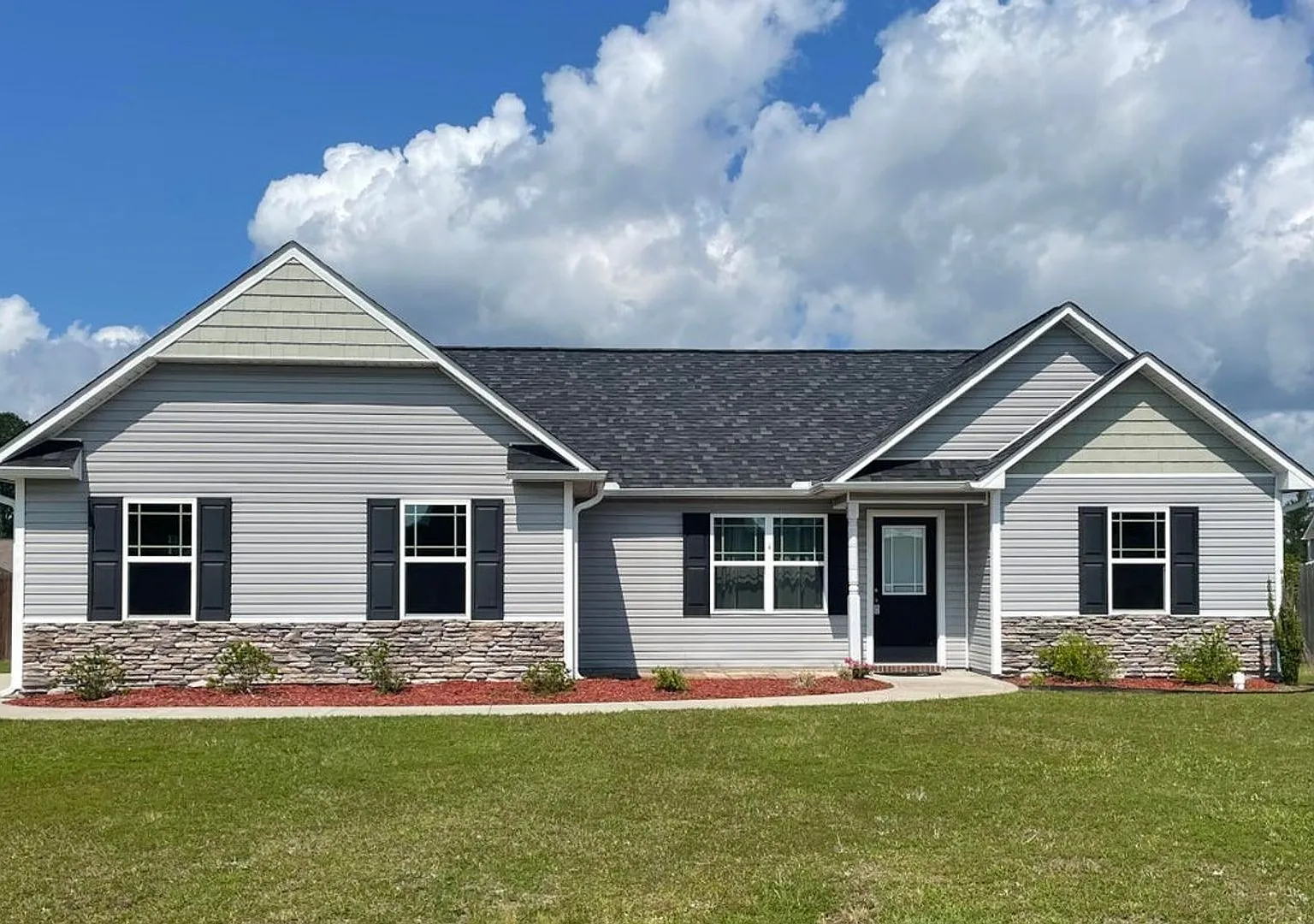 Welcome to Breakwater Drive! — Photo 1