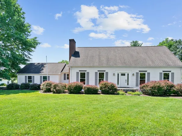 9501 Fox Chase Dr, Nokesville, VA 20181