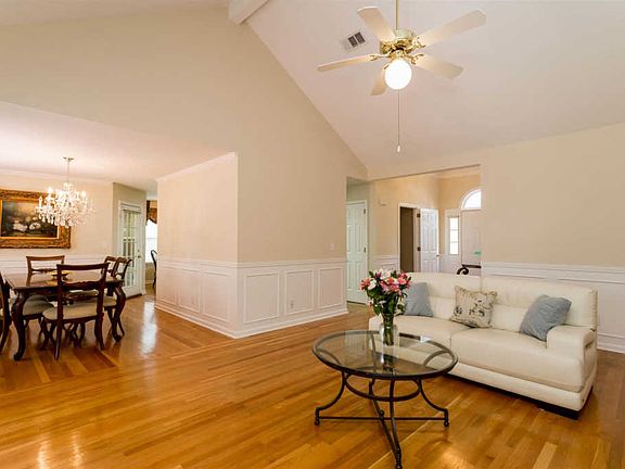 5th image of 2666 Douglas Ln