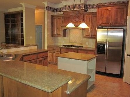 2nd image of 1205 Mission Hills Dr