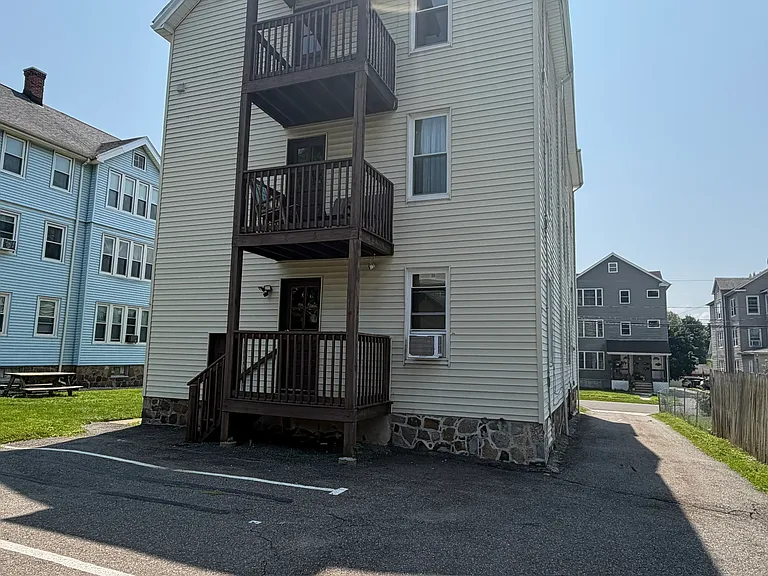 213 Winthrop St #3 — Photo 24