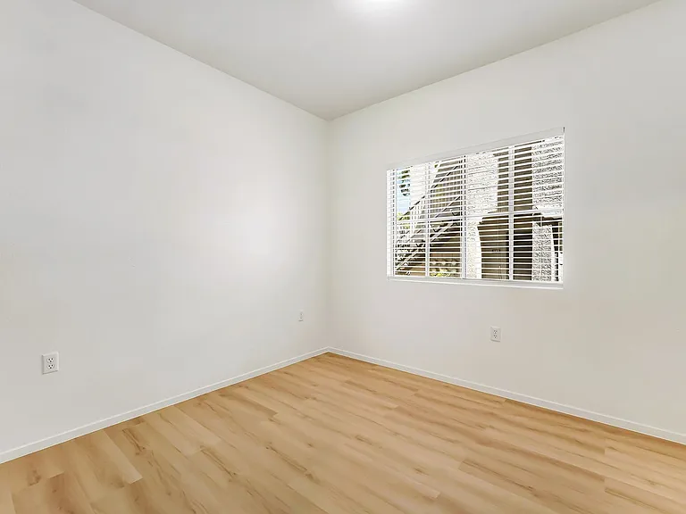 10245 S Maryland Pkwy #176 — Photo 26
