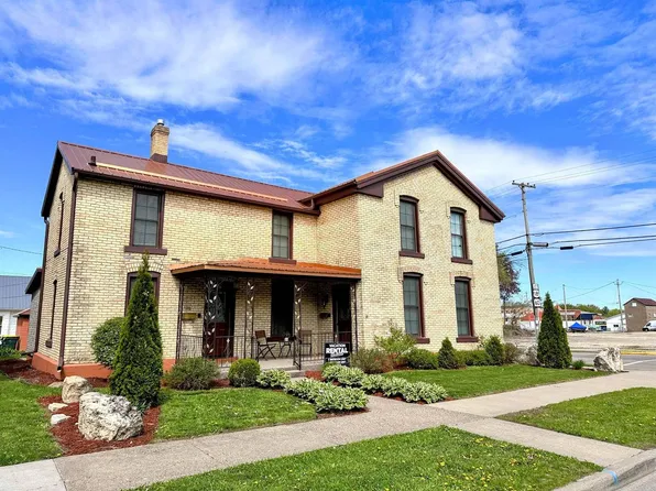 201 & 203 South Beaumont Road, Prairie Du Chien, WI 53821