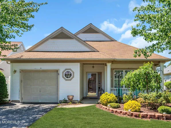 21 Provence Drive, Manchester, NJ 08759