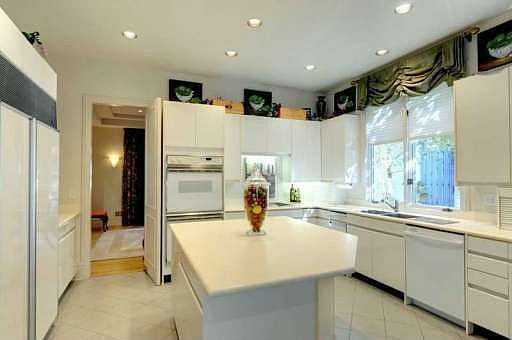 5th image of 1100 Parker Pl