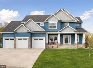1881 White Oak Dr, Chaska, MN 55318