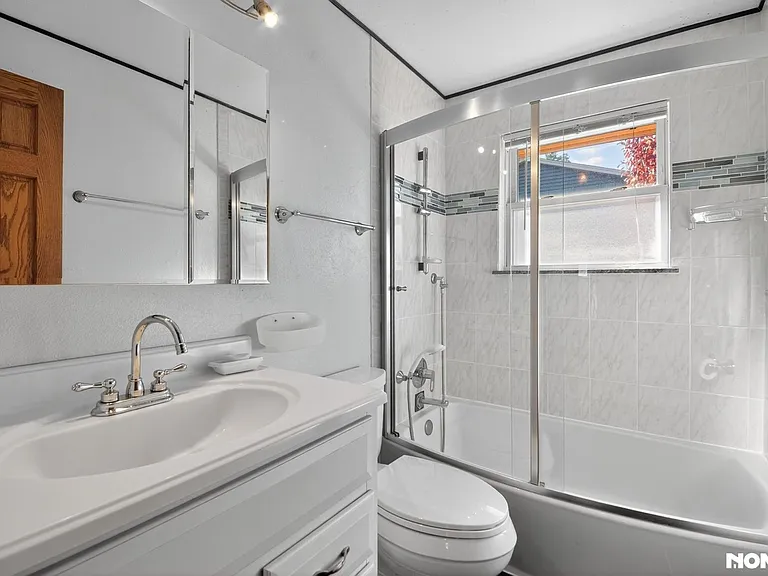 13432 W Alaska Pl — Photo 10