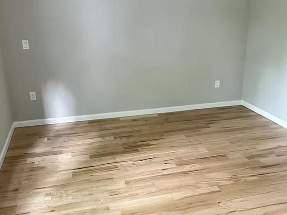 3rd image of 54 Holland St #2