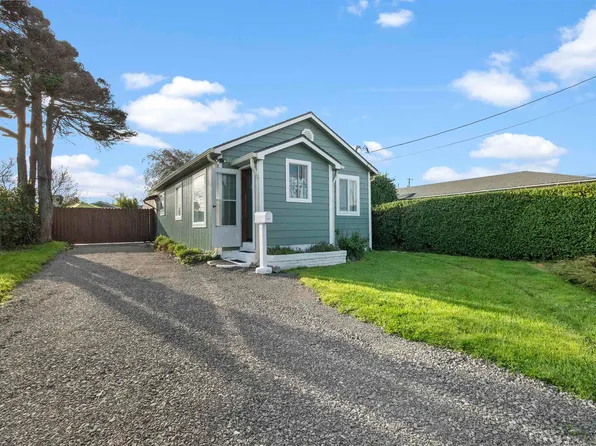 640 C St, Crescent City, CA 95531