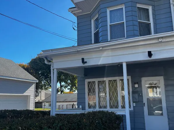 322 W Washington St, Frackville, PA 17931