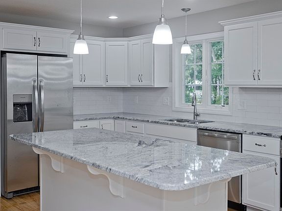 5th image of 34 Chilson St