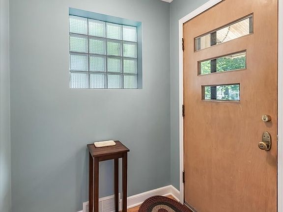 4th image of 5846 N Medina Ave