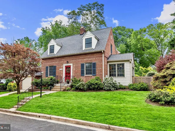 4900 Leroy Pl, Bethesda, MD 20816
