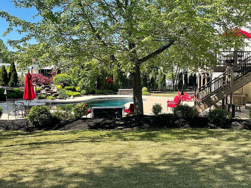 2nd image of 18027 Tara Oaks Ct