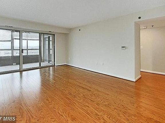 4th image of 2181 Jamieson Ave #1601