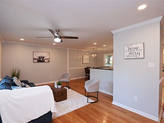 3rd image of 7517 Hawthorne Ave