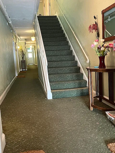 Staten AvenueApartments — Photo 3