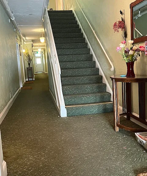 Staten AvenueApartments — Photo 3