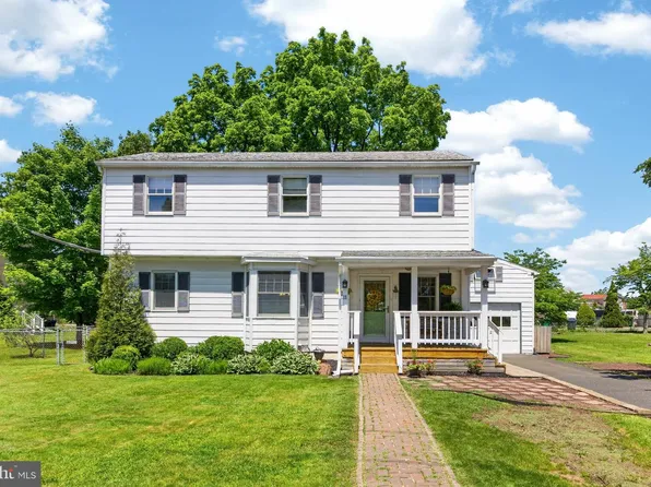 11 W 5th Ave, Trappe, PA 19426
