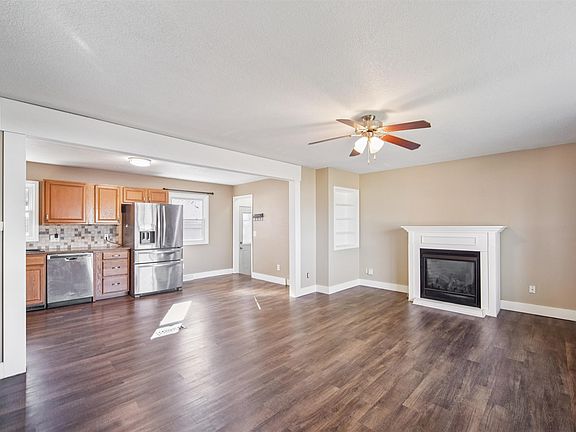 3rd image of 321 NE 9th St