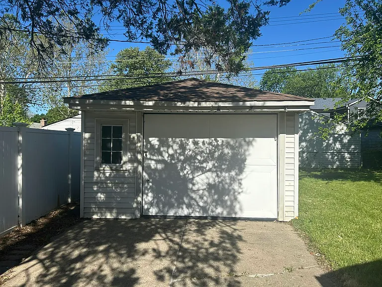 4987 Roosevelt Blvd — Photo 24