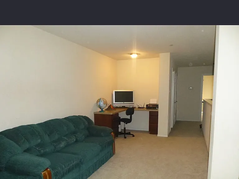 2929 Muirfield Dr — Photo 2