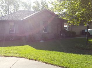704 S Poplar St, Nixa, MO 65714