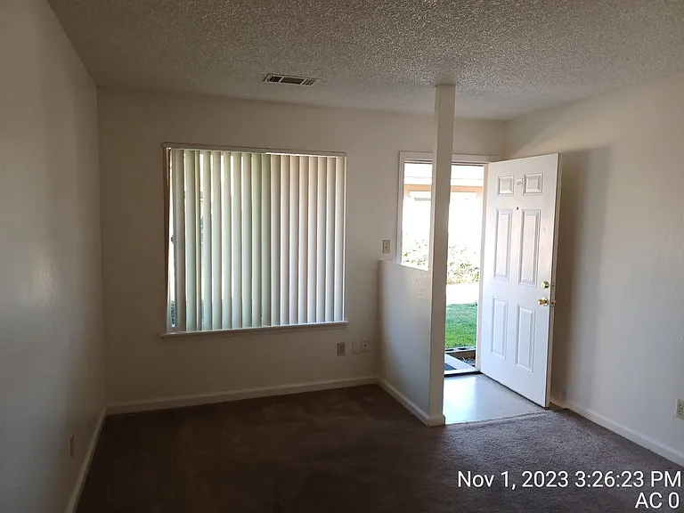 204 W Dakota Ave #103 — Photo 14