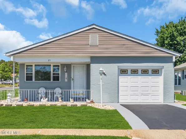 21 Camrose Street, Toms River, NJ 08757