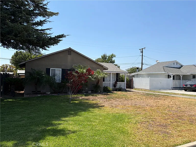 749 N Viceroy Ave — Photo 1